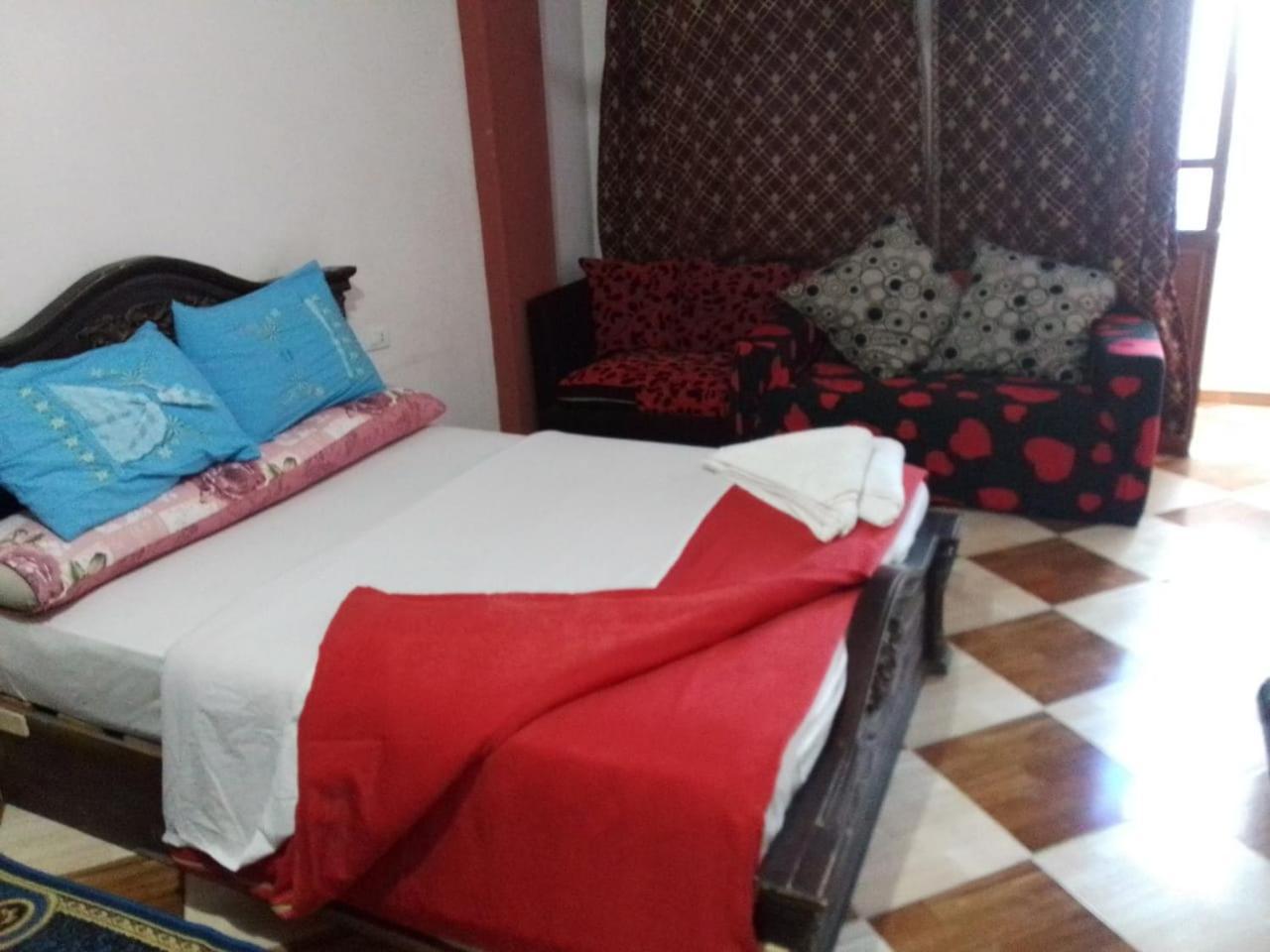 One Love Guesthouse & Restaurant Luxor Exterior foto