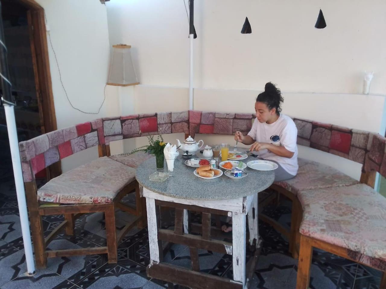 One Love Guesthouse & Restaurant Luxor Exterior foto
